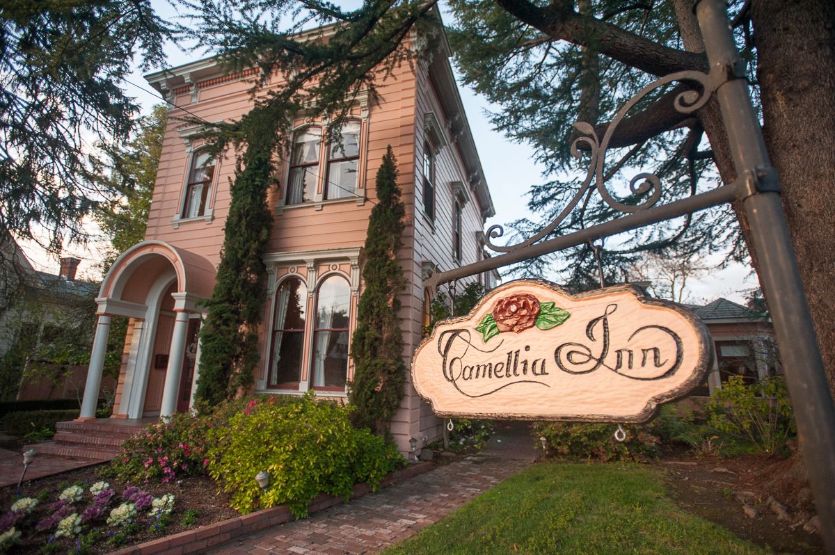 Camellia Inn Healdsburg Bed & Breakfast | Healdsburg Bed and Breakfast