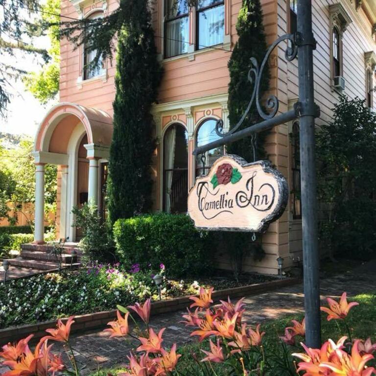 The Camellia Inn, Sonoma Bed And Breakfast In Healdsburg