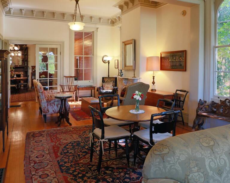 The Camellia Inn, Sonoma Bed and Breakfast in Healdsburg